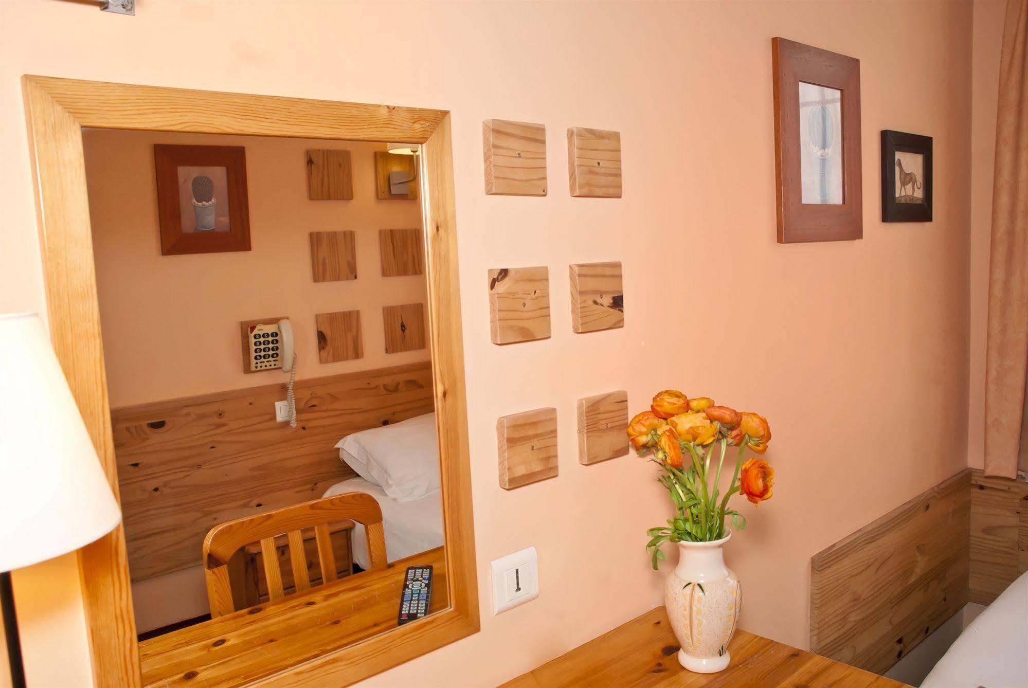 Comte De Aparthotel