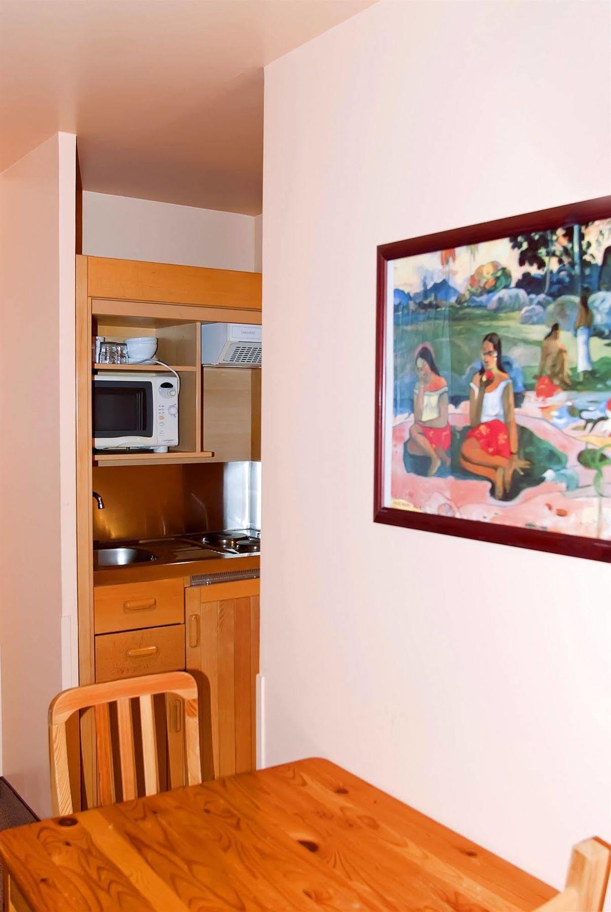 Comte De Aparthotel