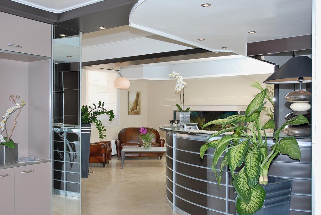 Comte De Aparthotel 2*